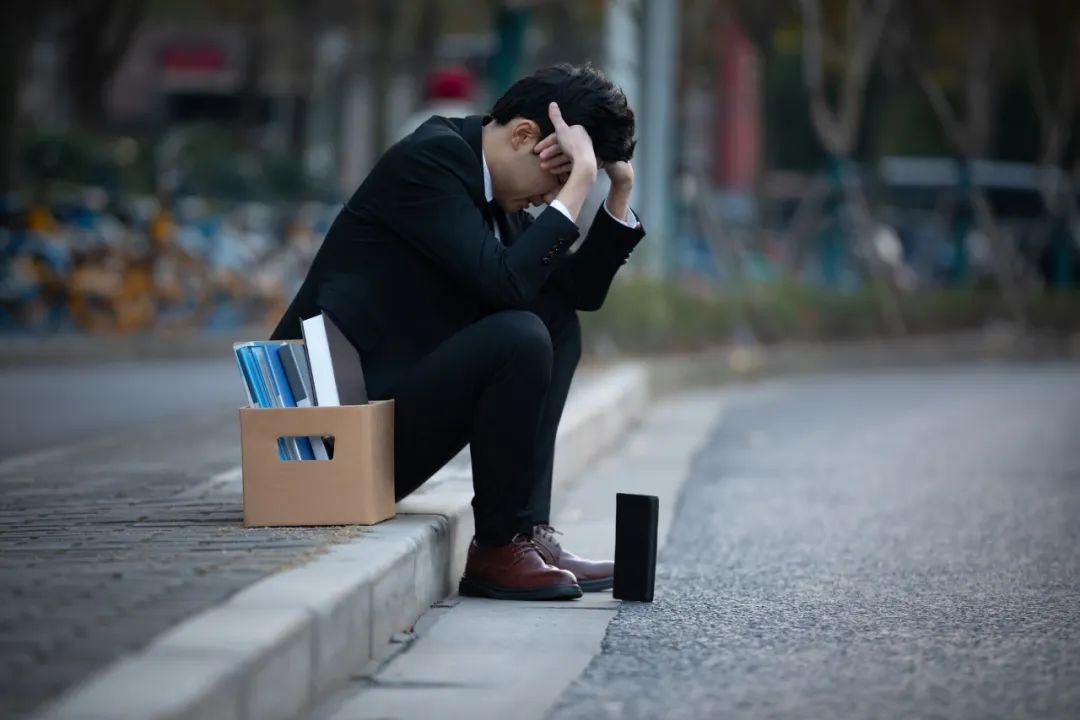 如何申請再就業津貼?